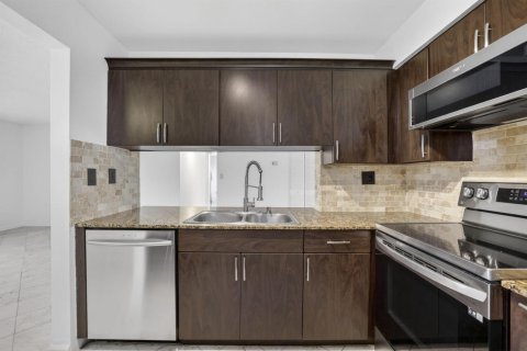 Copropriété à vendre à Oakland Park, Floride: 2 chambres, 107.77 m2 № 2077755 - photo 4