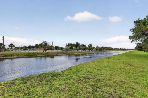 Copropriété à vendre à Oakland Park, Floride: 2 chambres, 107.77 m2 № 2077755 - photo 25