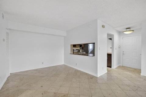 Copropriété à vendre à Oakland Park, Floride: 2 chambres, 107.77 m2 № 2077755 - photo 7