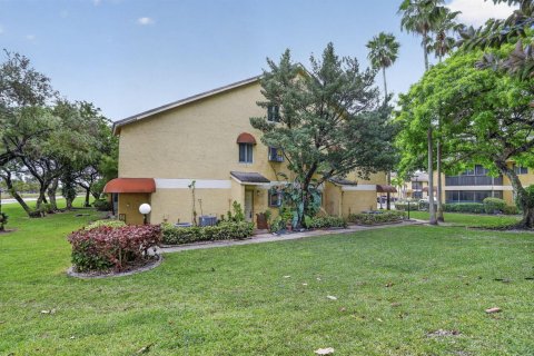 Condo à Oakland Park, Floride, 2 chambres  № 2077755