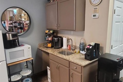 Снять в аренду коммерческую недвижимость в Тампа, Флорида 124.86м2, № 2091400 - фото 10