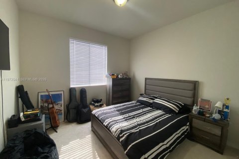 Touwnhouse à louer à Homestead, Floride: 4 chambres, 183.95 m2 № 2042281 - photo 23