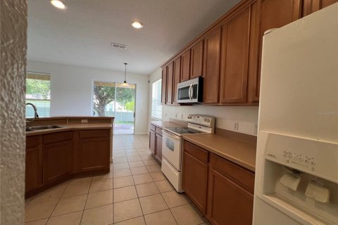 Villa ou maison à louer à Apopka, Floride: 4 chambres, 210.61 m2 № 2356248 - photo 7