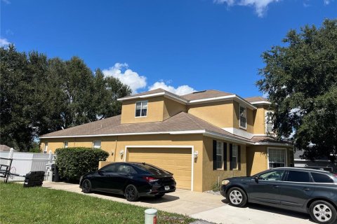Villa ou maison à louer à Apopka, Floride: 4 chambres, 210.61 m2 № 2356248 - photo 2