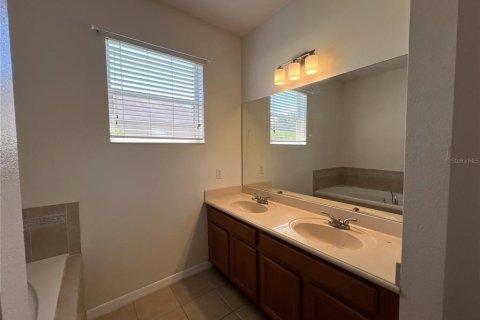 Villa ou maison à louer à Apopka, Floride: 4 chambres, 210.61 m2 № 2356248 - photo 15