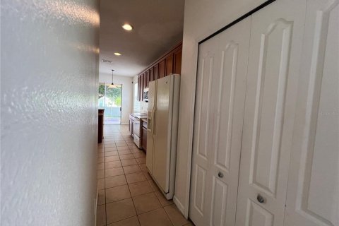 Villa ou maison à louer à Apopka, Floride: 4 chambres, 210.61 m2 № 2356248 - photo 6