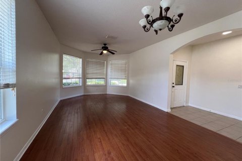 Villa ou maison à louer à Apopka, Floride: 4 chambres, 210.61 m2 № 2356248 - photo 5