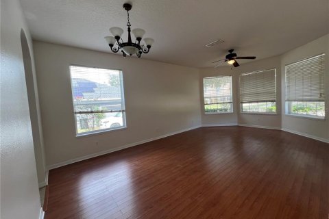 Villa ou maison à louer à Apopka, Floride: 4 chambres, 210.61 m2 № 2356248 - photo 4