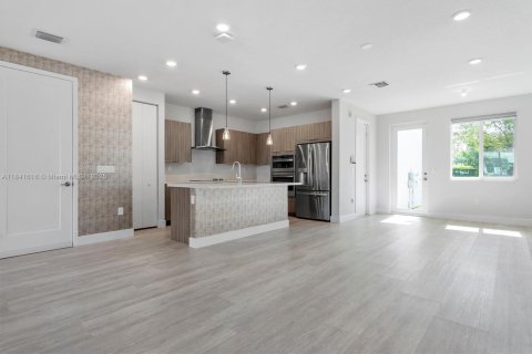 Townhouse in LANDMARK in Doral, Florida 3 bedrooms, 151.24 sq.m. № 1839197 - photo 5