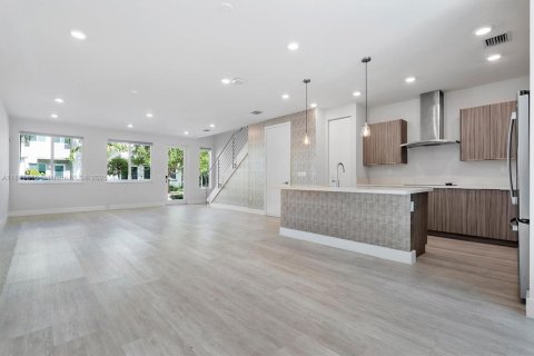 Townhouse in LANDMARK in Doral, Florida 3 bedrooms, 151.24 sq.m. № 1839197 - photo 7