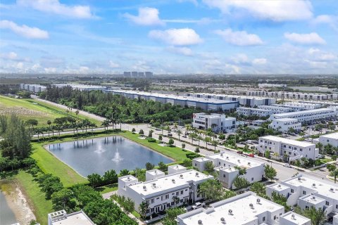 Townhouse in LANDMARK in Doral, Florida 3 bedrooms, 151.24 sq.m. № 1839197 - photo 30