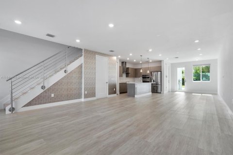 Townhouse in LANDMARK in Doral, Florida 3 bedrooms, 151.24 sq.m. № 1839197 - photo 4