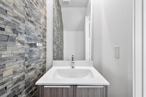 Townhouse in LANDMARK in Doral, Florida 3 bedrooms, 151.24 sq.m. № 1839197 - photo 13