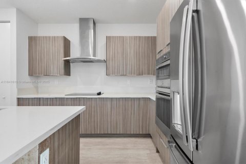 Townhouse in LANDMARK in Doral, Florida 3 bedrooms, 151.24 sq.m. № 1839197 - photo 11