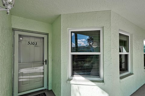 Condo in North Port, Florida, 2 bedrooms  № 1780478 - photo 2