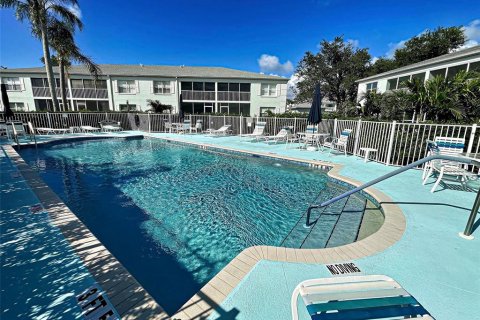 Condo in North Port, Florida, 2 bedrooms  № 1780478 - photo 4