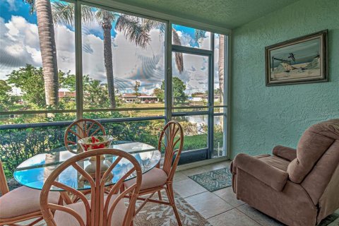 Condo in North Port, Florida, 2 bedrooms  № 1780478 - photo 22