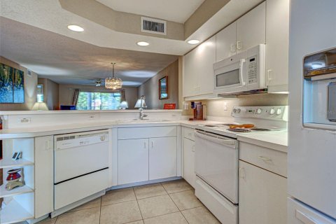Condo in North Port, Florida, 2 bedrooms  № 1780478 - photo 8