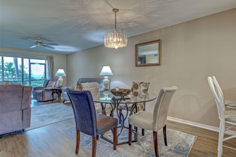 Condo in North Port, Florida, 2 bedrooms  № 1780478 - photo 13