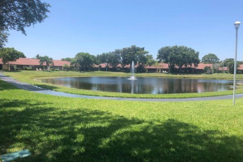Apartamento en alquiler en West Palm Beach, Florida, 2 dormitorios, 127.28 m2 № 2089590 - foto 2
