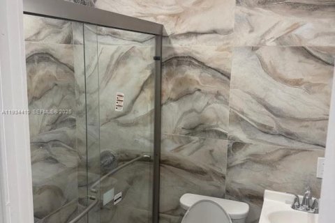 Снять в аренду квартиру в Форт-Лодердейл, Флорида 1 спальня, 112.6м2, № 1992559 - фото 5