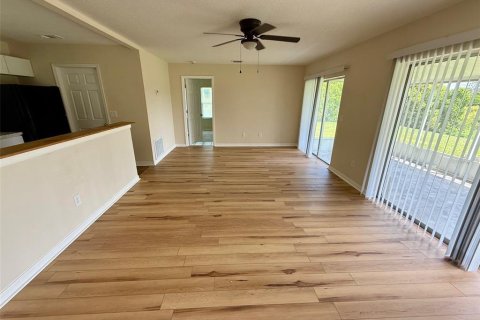 Casa en venta en Spring Hill, Florida, 3 dormitorios, 114.27 m2 № 1857934 - foto 2