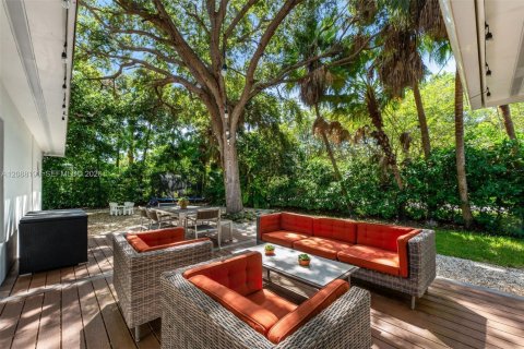 House in Pinecrest, Florida 4 bedrooms, 290.88 sq.m. № 2377026 - photo 23