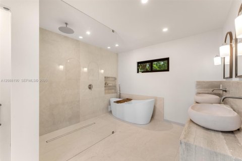 House in Pinecrest, Florida 4 bedrooms, 290.88 sq.m. № 2377026 - photo 30