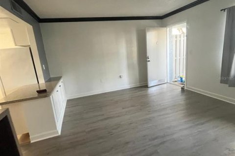 Condominio en alquiler en Altamonte Springs, Florida, 1 dormitorio, 46.08 m2 № 2107557 - foto 3