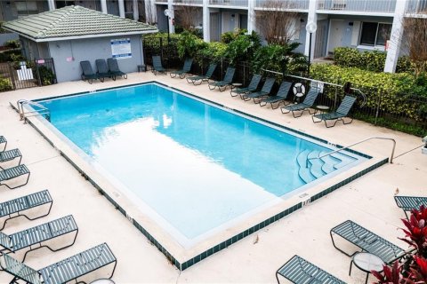 Condominio en alquiler en Altamonte Springs, Florida, 1 dormitorio, 46.08 m2 № 2107557 - foto 9