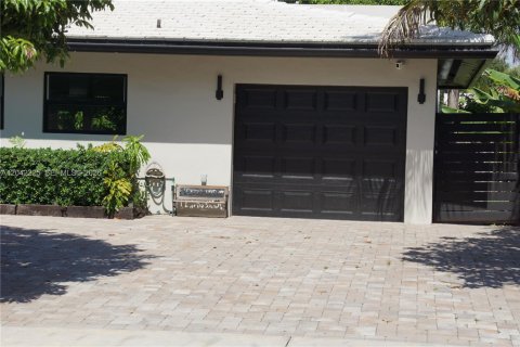 Villa ou maison à vendre à Boca Raton, Floride: 3 chambres, 177.72 m2 № 2262898 - photo 4