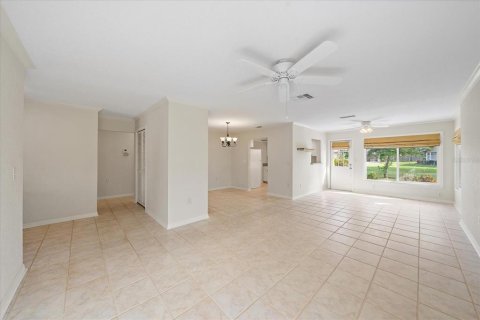 Villa ou maison à vendre à Sarasota, Floride: 2 chambres, 121.52 m2 № 2420395 - photo 3