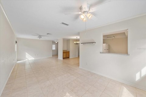 Villa ou maison à vendre à Sarasota, Floride: 2 chambres, 121.52 m2 № 2420395 - photo 10