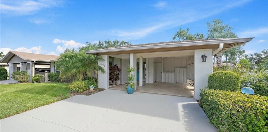 Villa ou maison à Sarasota, Floride 2 chambres, 121.52 m2 № 2420395