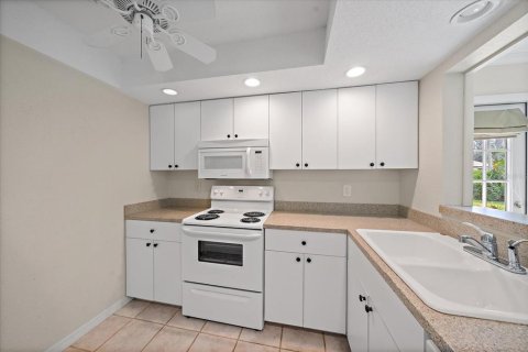 Villa ou maison à vendre à Sarasota, Floride: 2 chambres, 121.52 m2 № 2420395 - photo 4