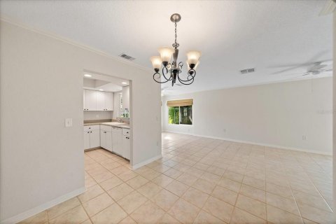 Villa ou maison à vendre à Sarasota, Floride: 2 chambres, 121.52 m2 № 2420395 - photo 15