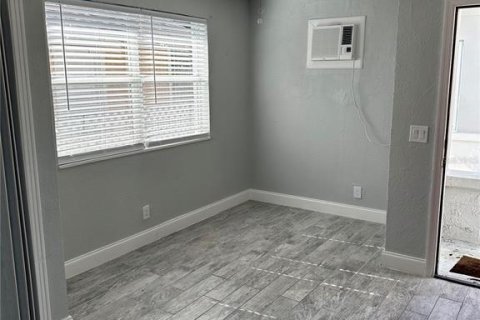Immobilier commercial à vendre à Saint Petersburg, Floride: 275.55 m2 № 2415172 - photo 20