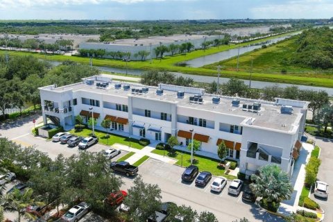 Propiedad comercial en venta en Miramar, Florida № 1783999 - foto 1