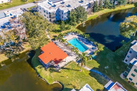 Condo in Saint Petersburg, Florida, 1 bedroom  № 1894611 - photo 30