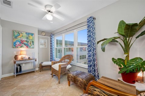 Condo in Saint Petersburg, Florida, 1 bedroom  № 1894611 - photo 18