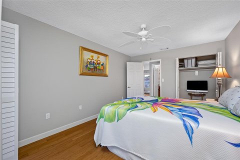 Condo in Saint Petersburg, Florida, 1 bedroom  № 1894611 - photo 23