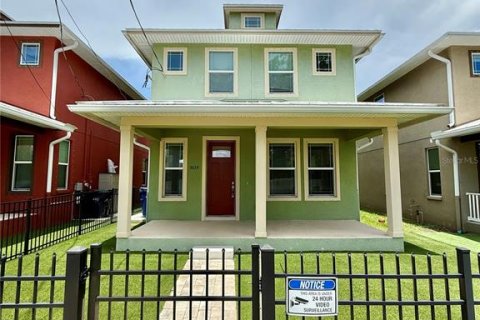 Villa ou maison à louer à Tampa, Floride: 3 chambres, 155.33 m2 № 1874079 - photo 1