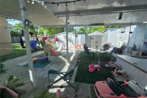 Купить виллу или дом в Майами, Флорида 3 спальни, 94.85м2, № 1697921 - фото 30