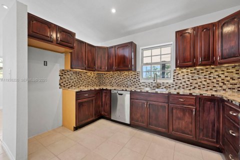 Villa ou maison à vendre à Southwest Ranches, Floride: 3 chambres, 142.7 m2 № 1995480 - photo 15