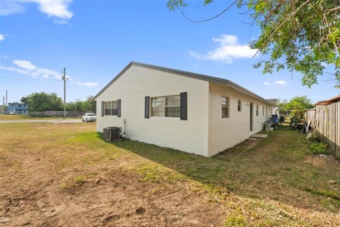 Commercial property in Homestead, Florida 394.65 sq.m. № 1861119 - photo 3