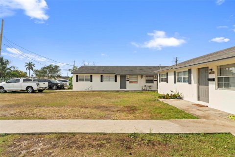 Commercial property in Homestead, Florida 394.65 sq.m. № 1861119 - photo 7