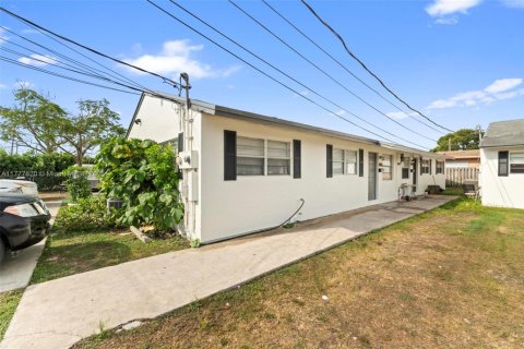 Commercial property in Homestead, Florida 394.65 sq.m. № 1861119 - photo 5
