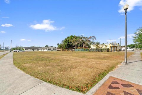 Commercial property in Homestead, Florida 394.65 sq.m. № 1861119 - photo 13