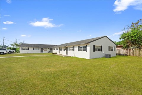Commercial property in Homestead, Florida 394.65 sq.m. № 1861119 - photo 1