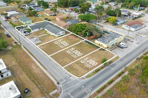 Commercial property in Homestead, Florida 394.65 sq.m. № 1861119 - photo 11